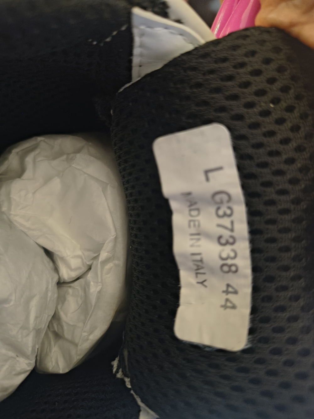 Black & Cream Logo Runner Sneakers Size 44 - Picture 4 of 7